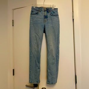 Everlane Cheeky Jeans in 25 crop